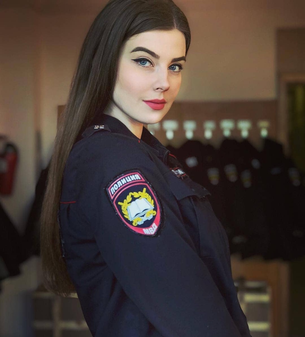 Красивые девушки полиции